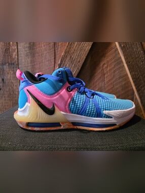 LeBron Witness 7,  in the 'Hyper Royal Pink' colorway (SKU: DM1123-400)